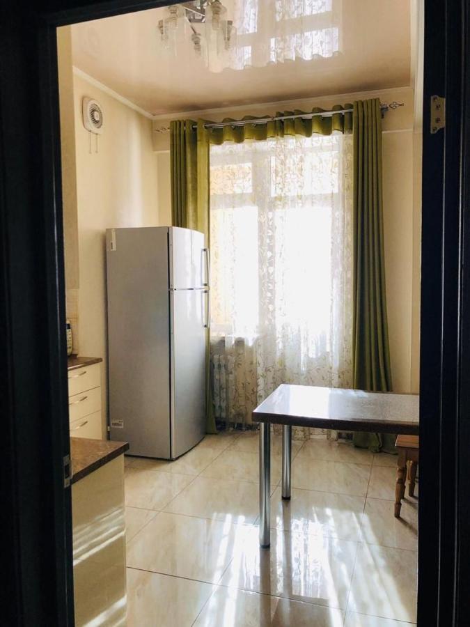Квартира В Центре Бишкека! Esterno foto