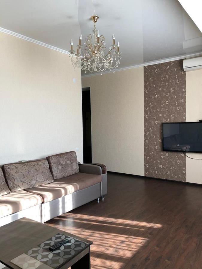 Квартира В Центре Бишкека! Esterno foto