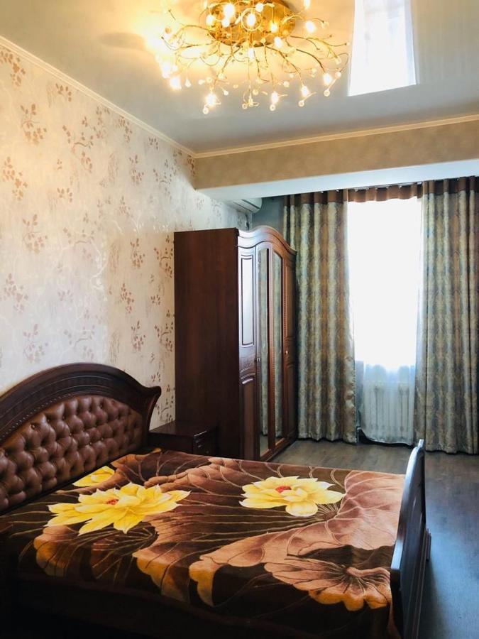Квартира В Центре Бишкека! Esterno foto