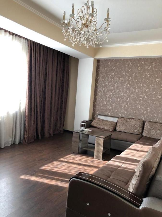Квартира В Центре Бишкека! Esterno foto